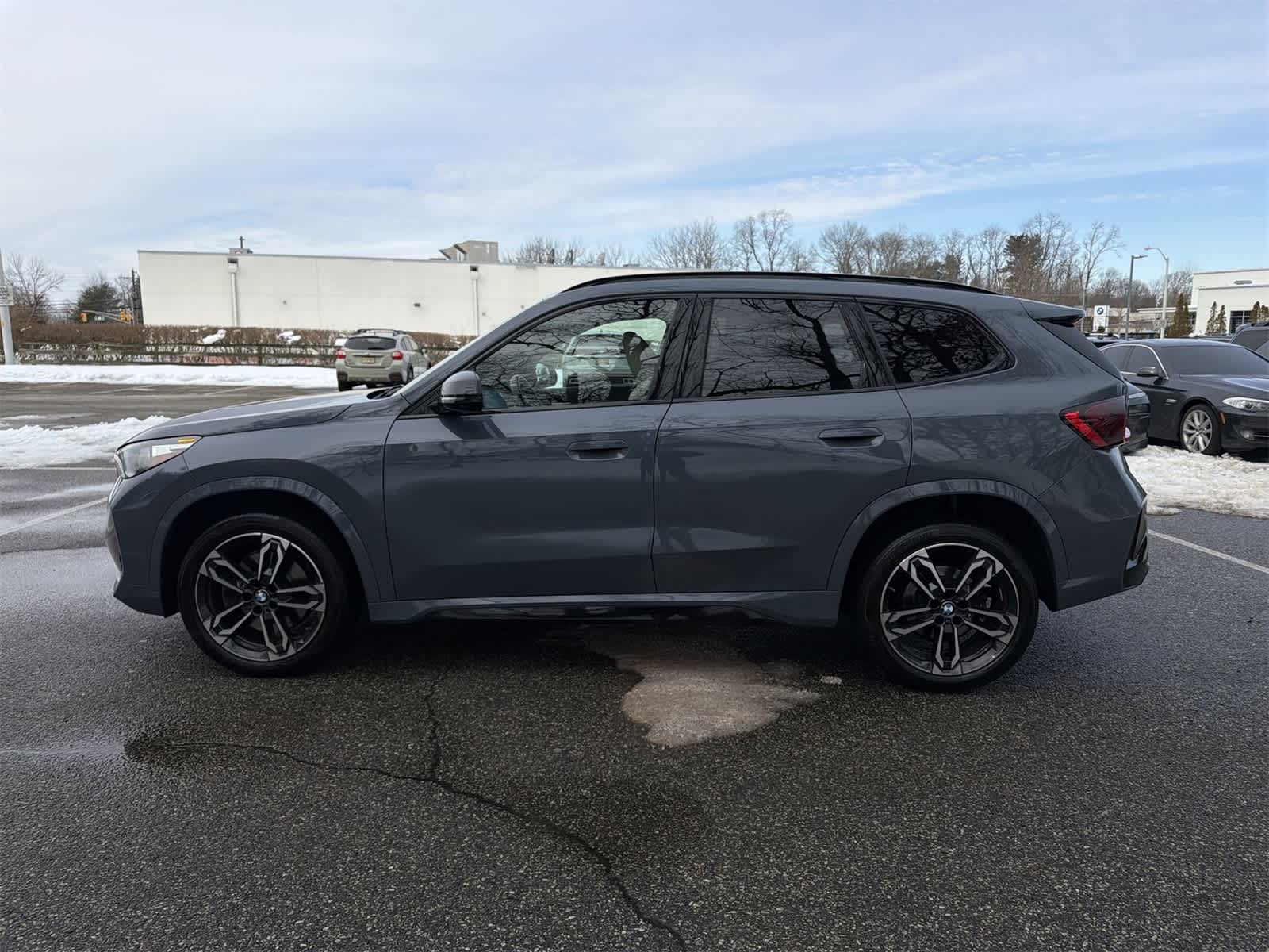 Thumbnail: 2023 BMW X1 - 11