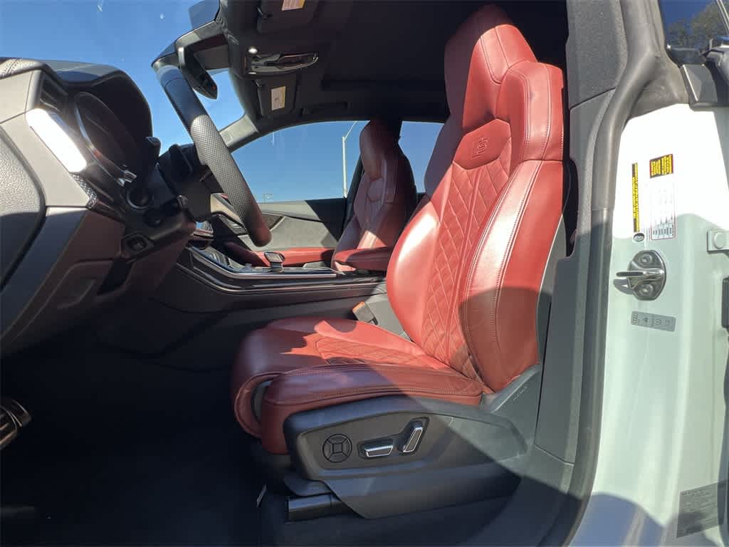 Thumbnail: 2023 Audi SQ8 - 19