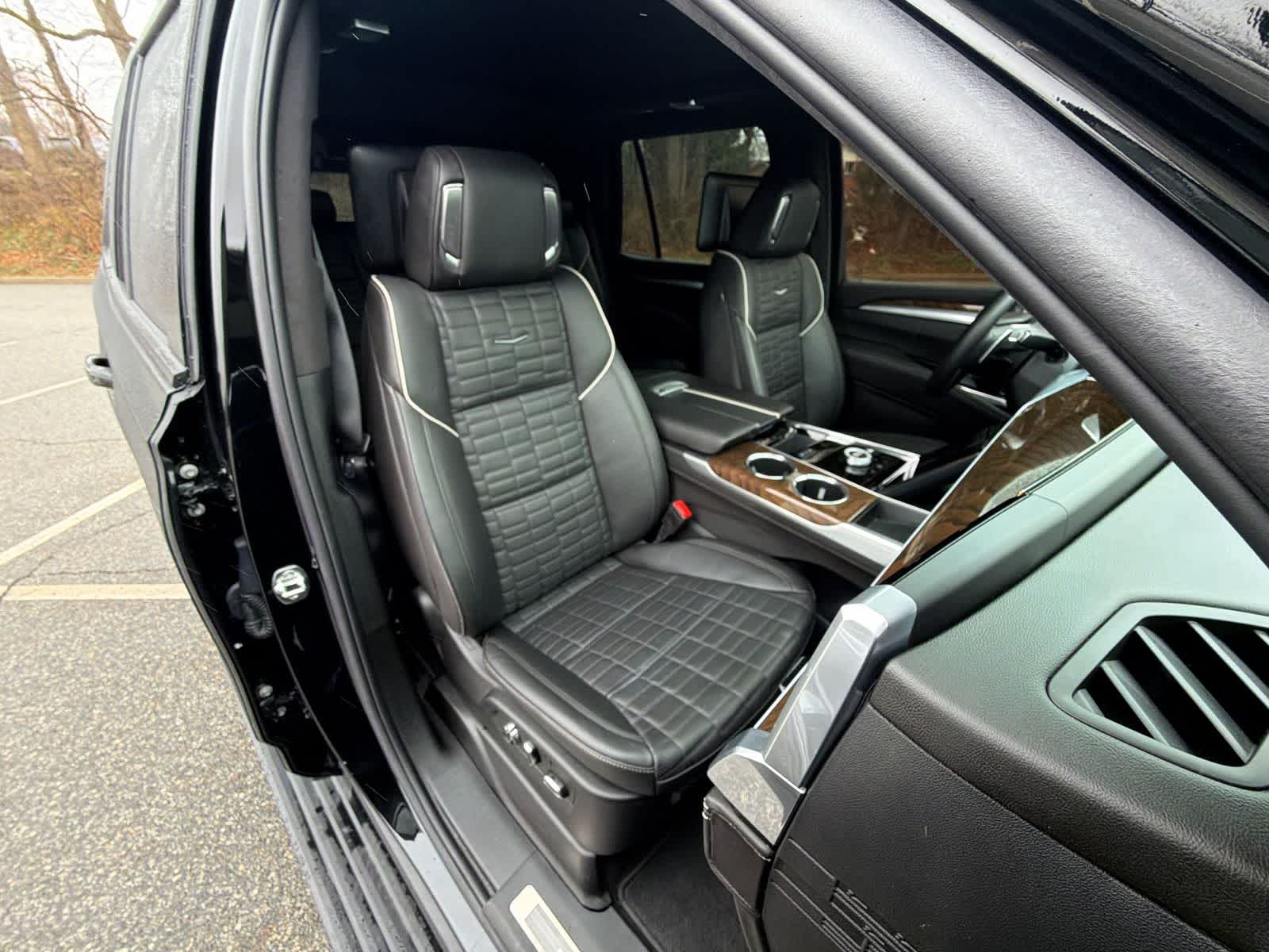 Thumbnail: 2025 Cadillac Escalade - 22