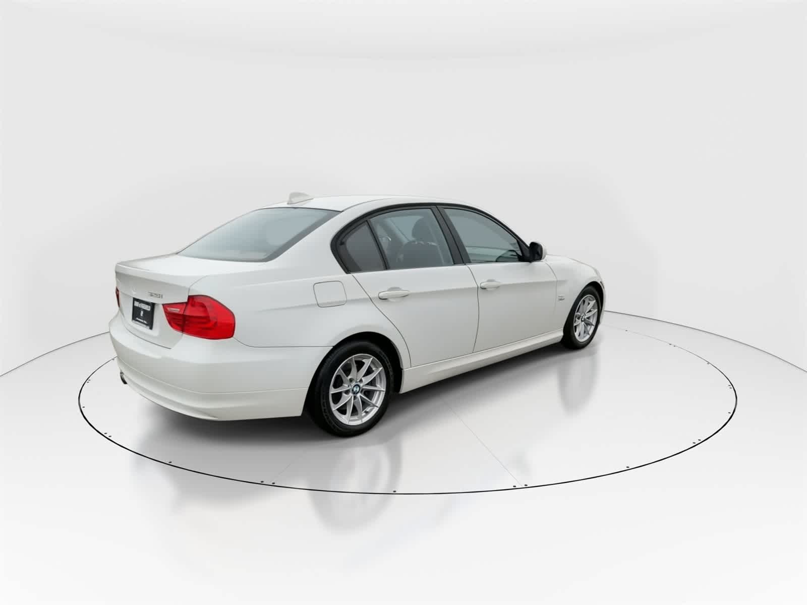 Thumbnail: 2010 BMW 3 Series - 8