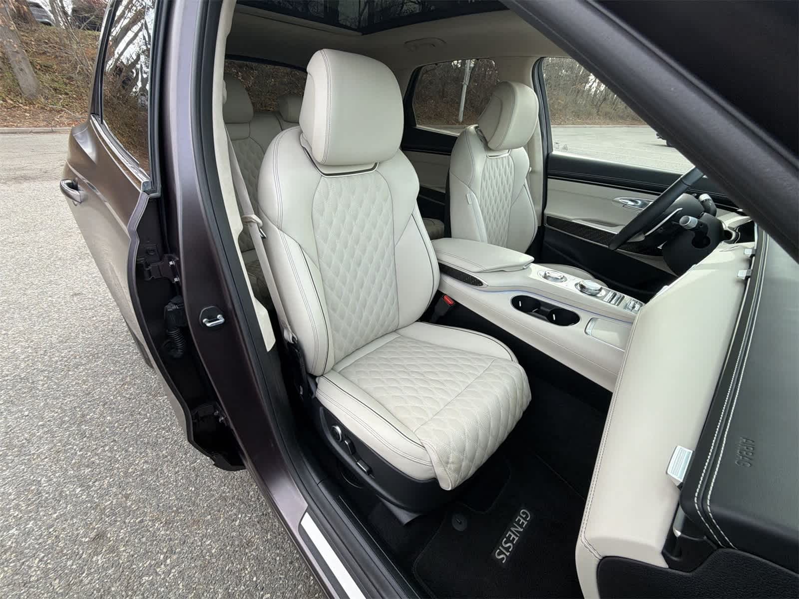 Thumbnail: 2023 Genesis GV70 - 22