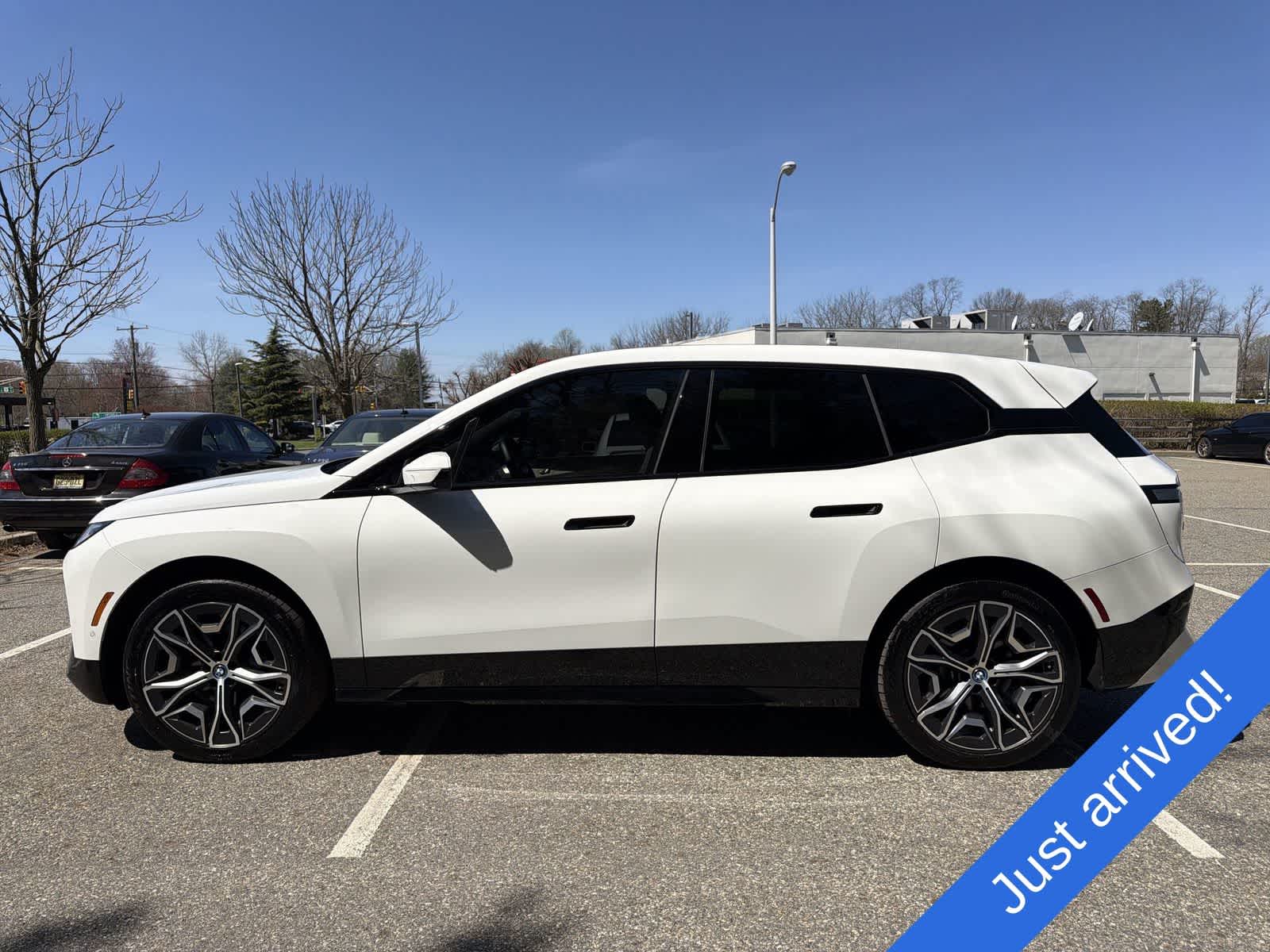 Thumbnail: 2024 BMW iX - 11