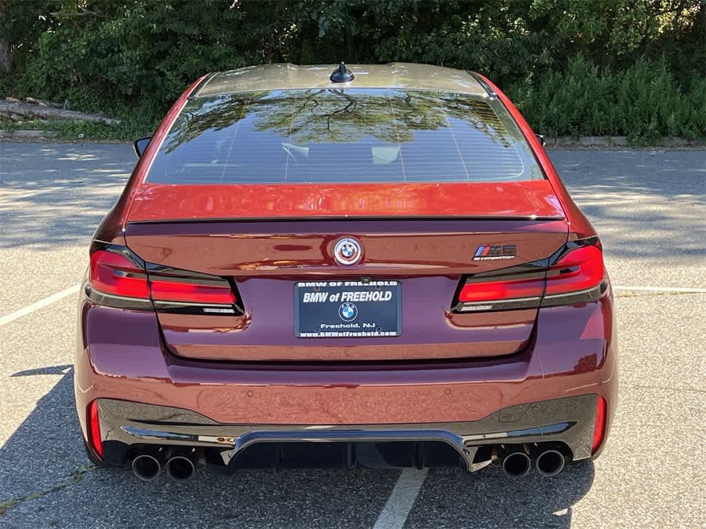 Thumbnail: 2022 BMW M5 - 13