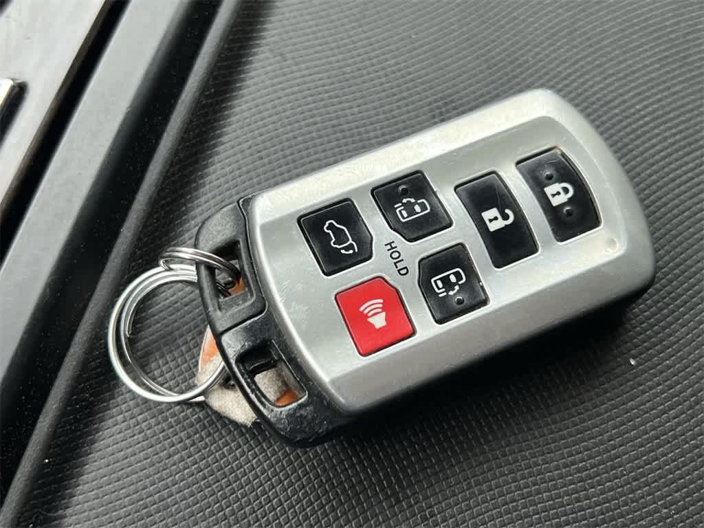 2019 Toyota Sienna XLE Premium 28