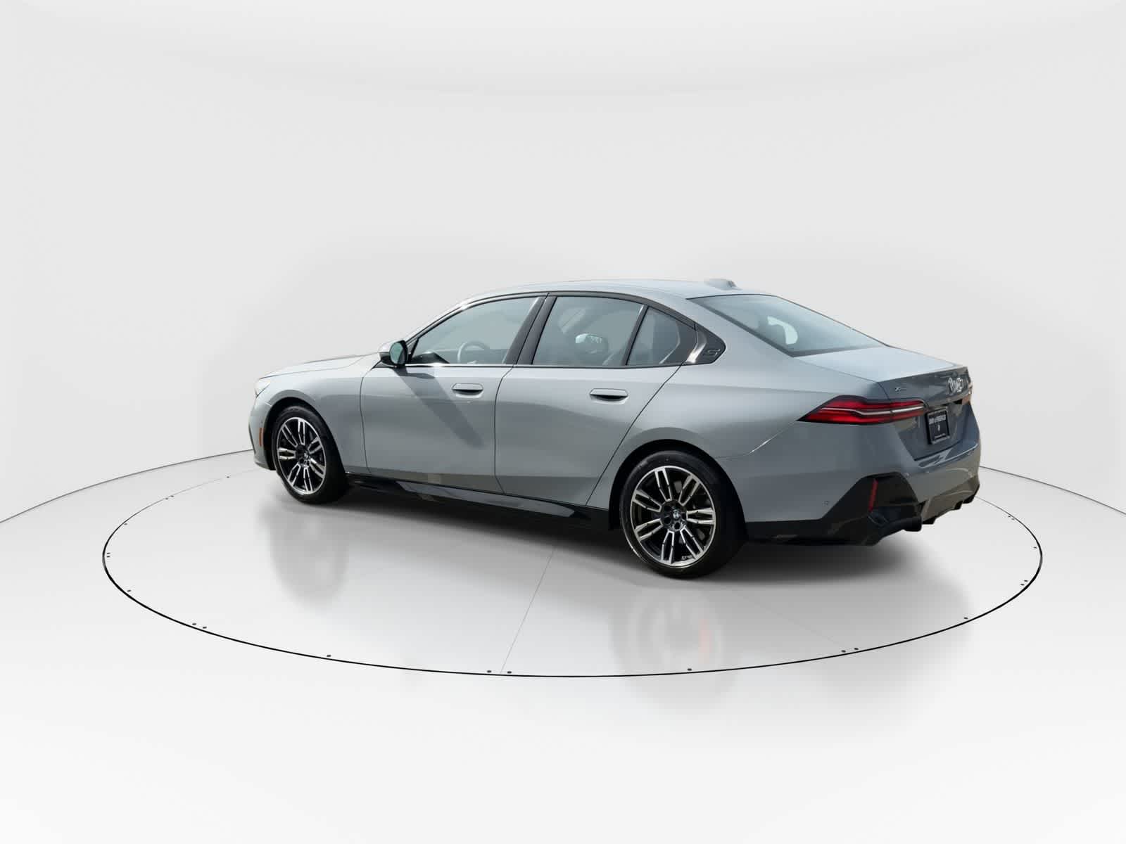 Thumbnail: 2026 BMW 5 Series - 6