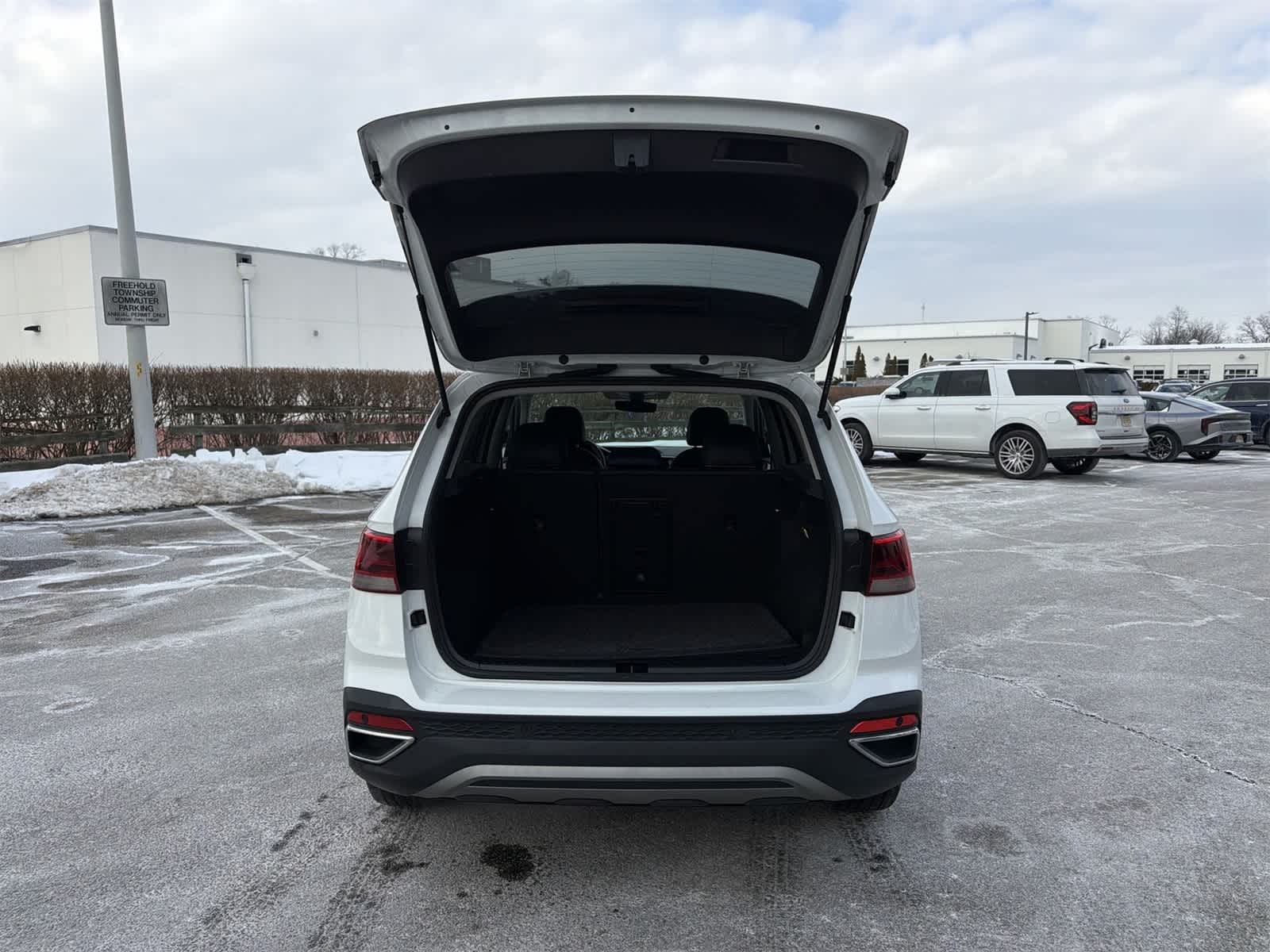 Thumbnail: 2022 Volkswagen Taos - 27