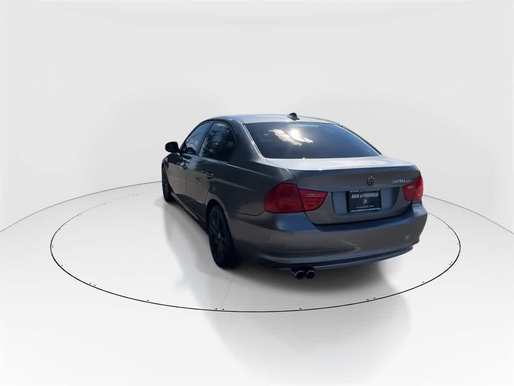 Thumbnail: 2011 BMW 3 Series - 7
