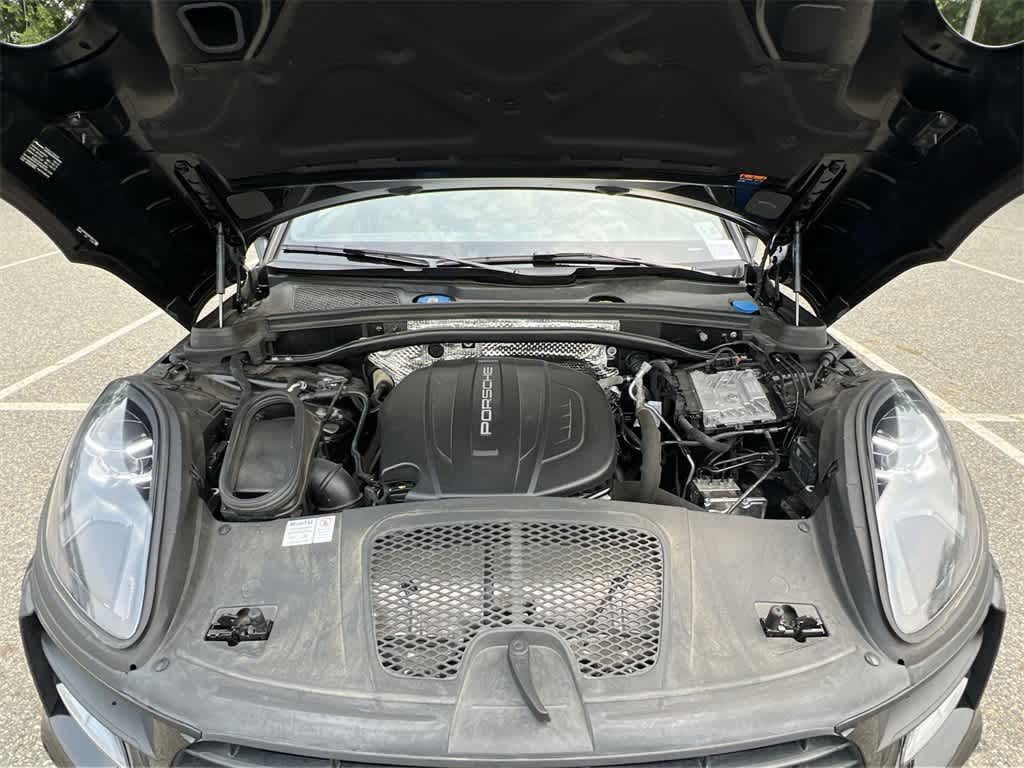 Thumbnail: 2021 Porsche Macan - 17