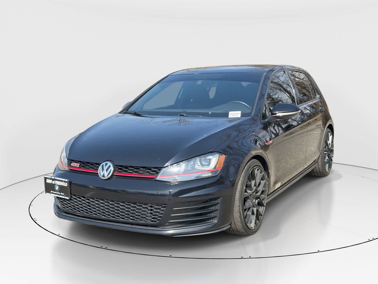 Thumbnail: 2017 Volkswagen Golf - 1