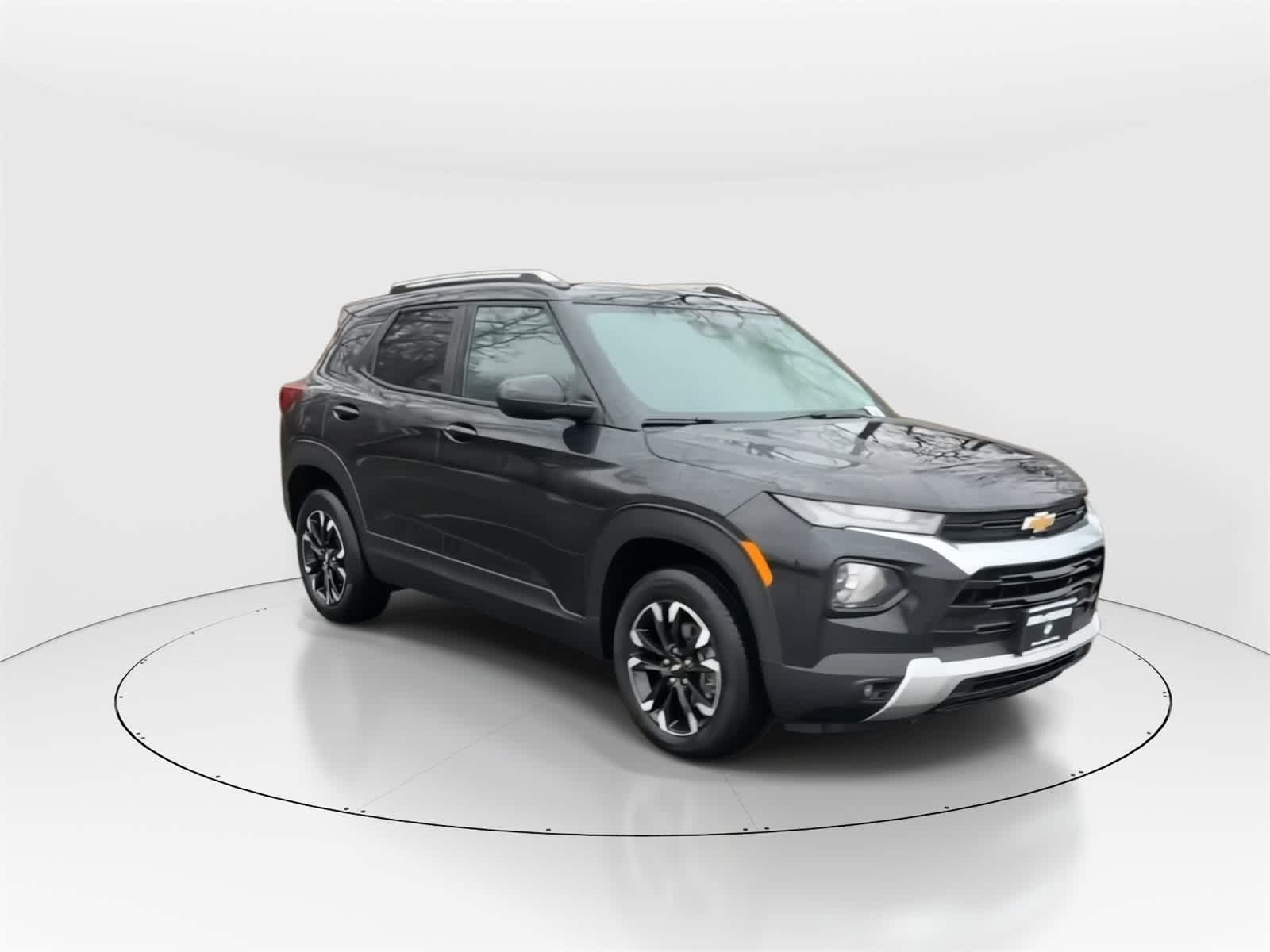 Thumbnail: 2023 Chevrolet TrailBlazer - 3