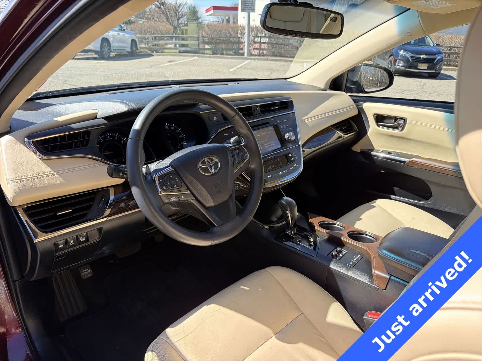 Thumbnail: 2015 Toyota Avalon - 10