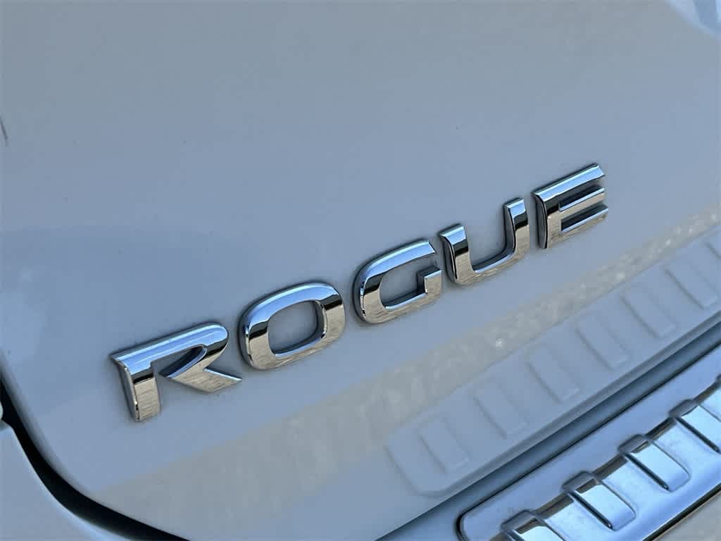 Thumbnail: 2016 Nissan Rogue - 15