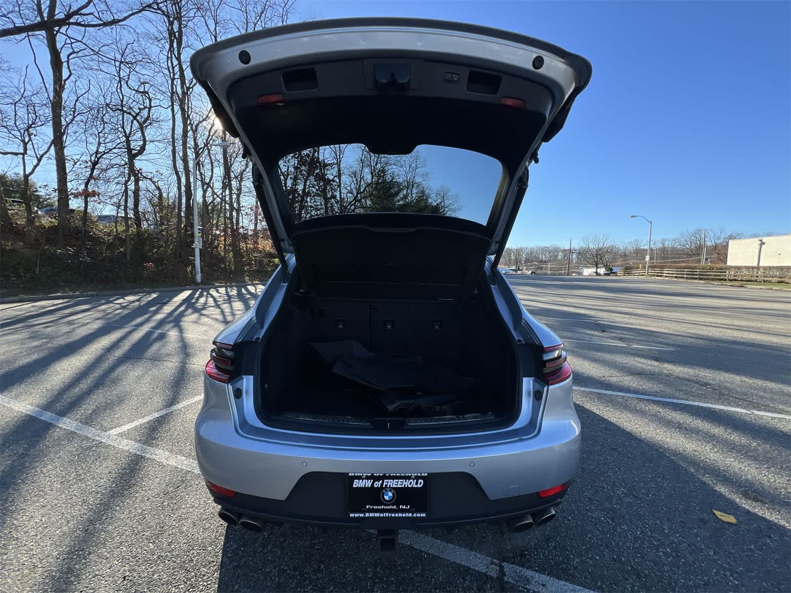 Thumbnail: 2017 Porsche Macan - 27