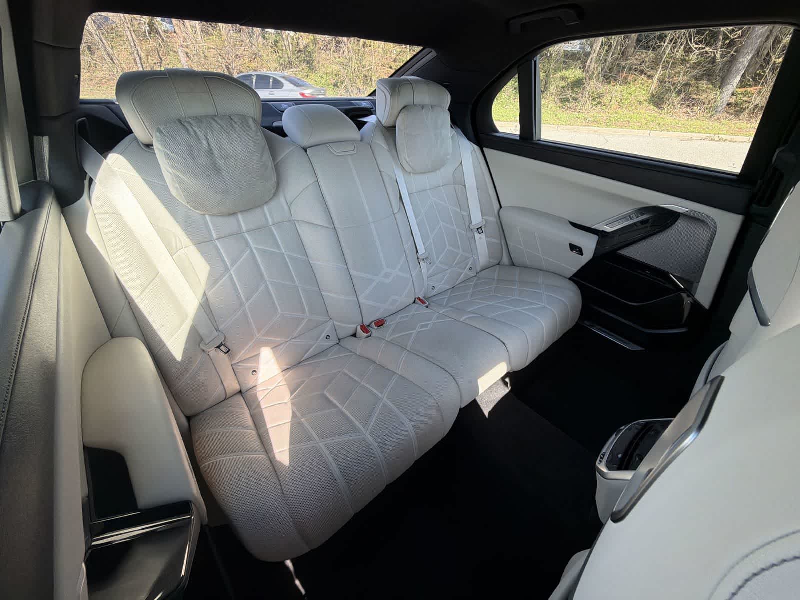 Thumbnail: 2023 BMW 7 Series - 21