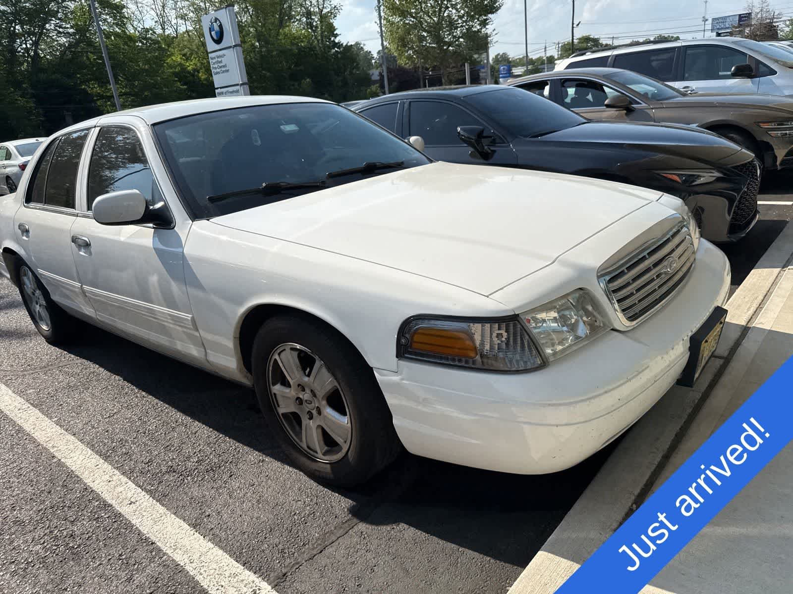 2011 Ford Crown Victoria LX (Fleet)'s photo