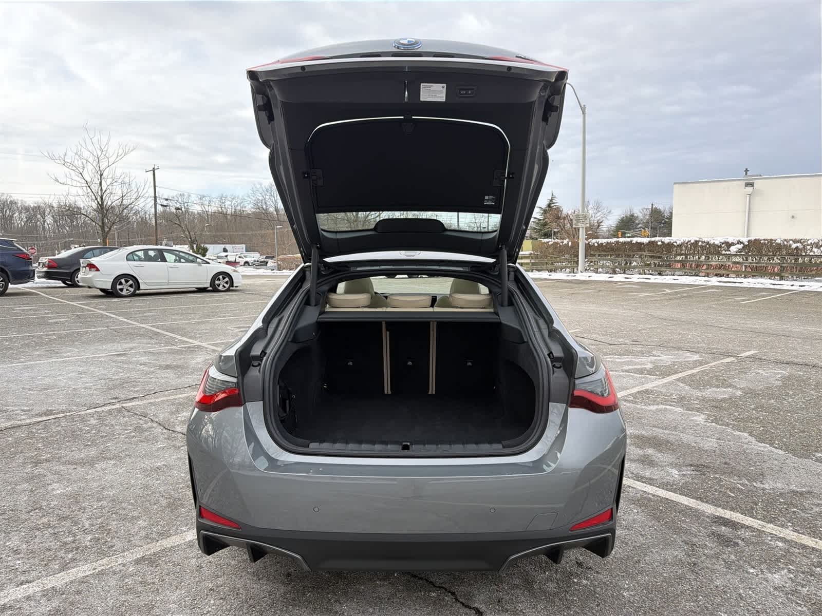 Thumbnail: 2025 BMW i4 - 27