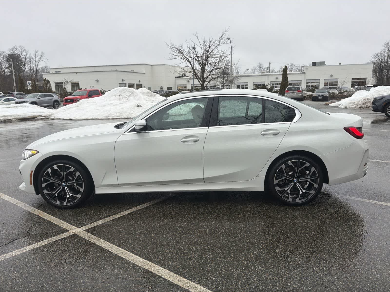 Thumbnail: 2025 BMW 3 Series - 11