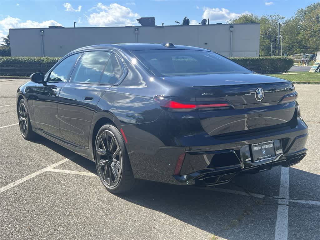 Thumbnail: 2023 BMW 7 Series - 12