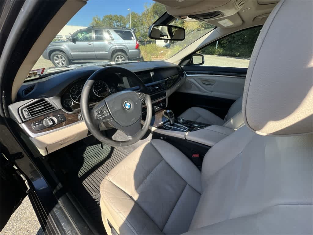 Thumbnail: 2013 BMW 5 Series - 10