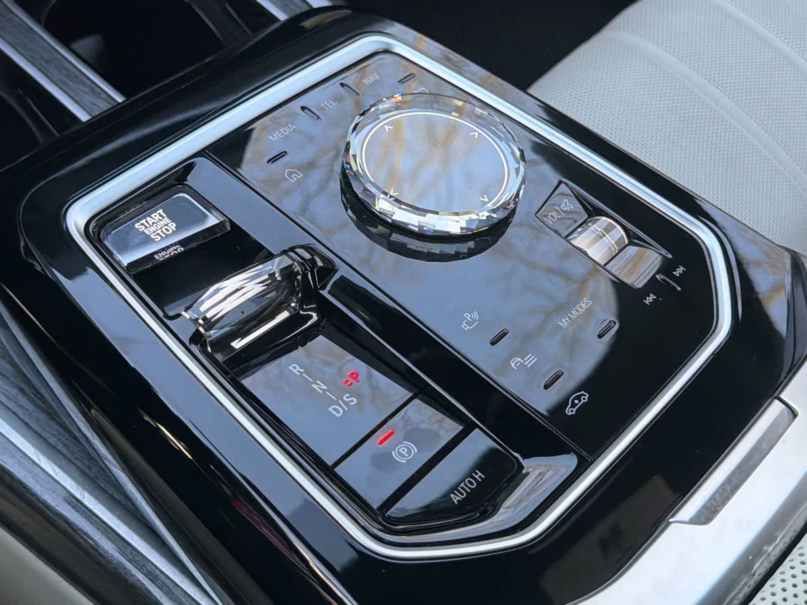 Thumbnail: 2023 BMW 7 Series - 25