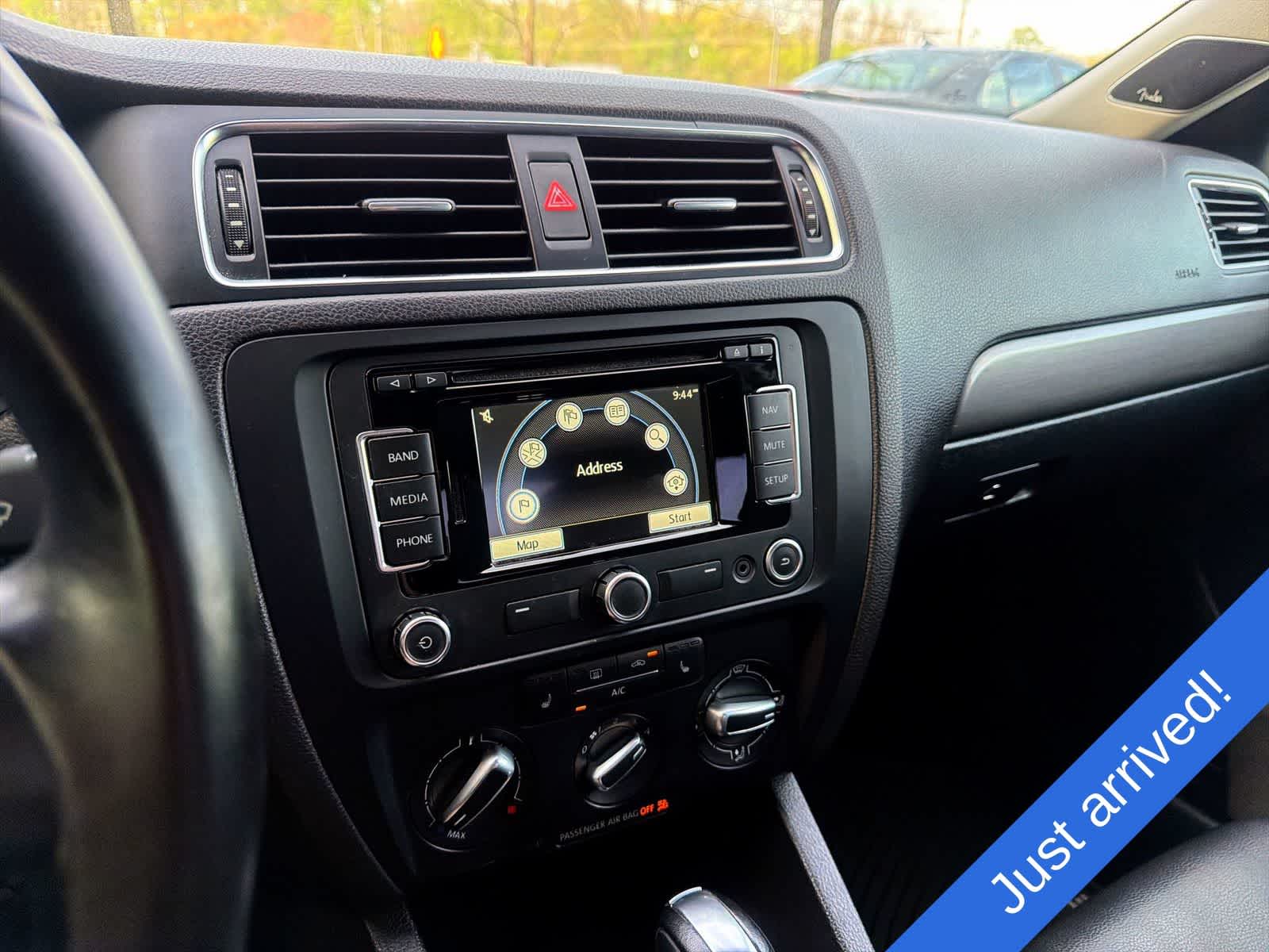 Thumbnail: 2013 Volkswagen Jetta - 24