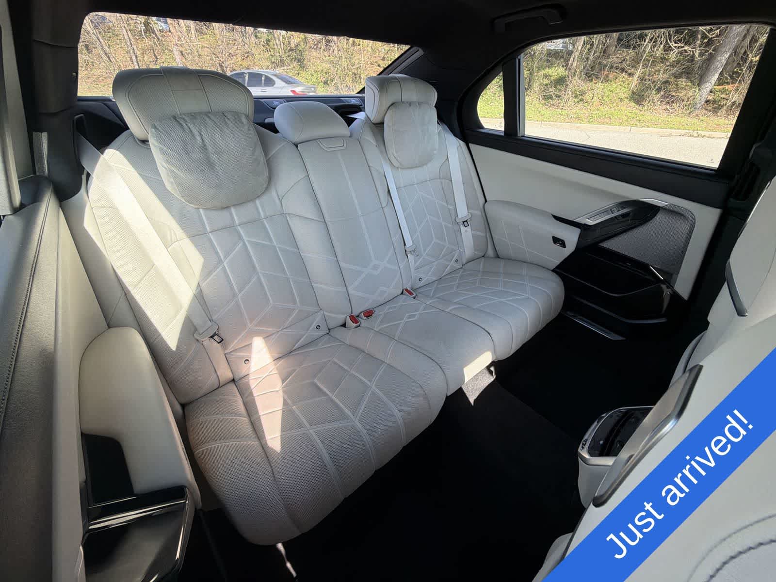 Thumbnail: 2023 BMW 7 Series - 21