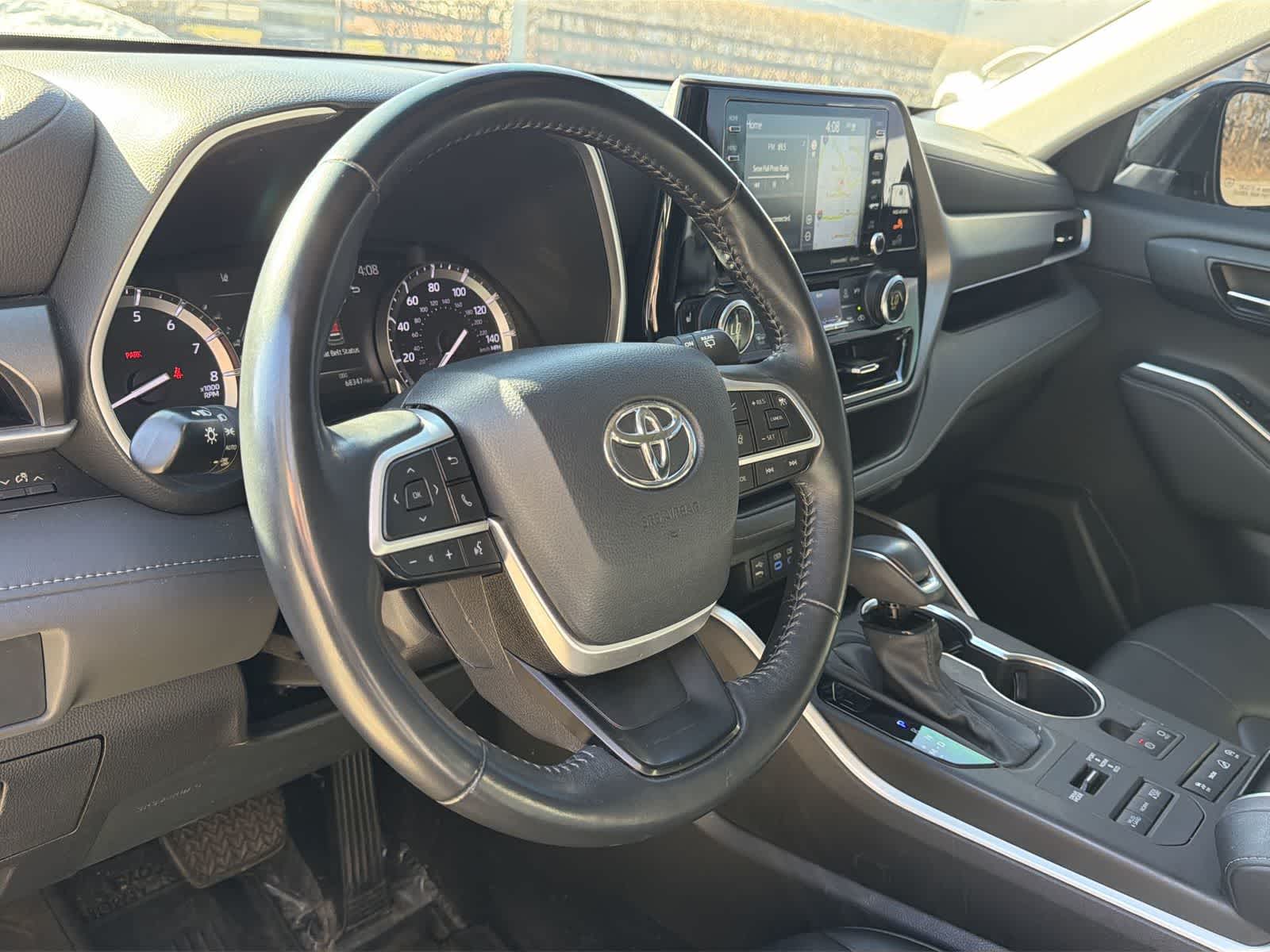 Thumbnail: 2022 Toyota Highlander - 23