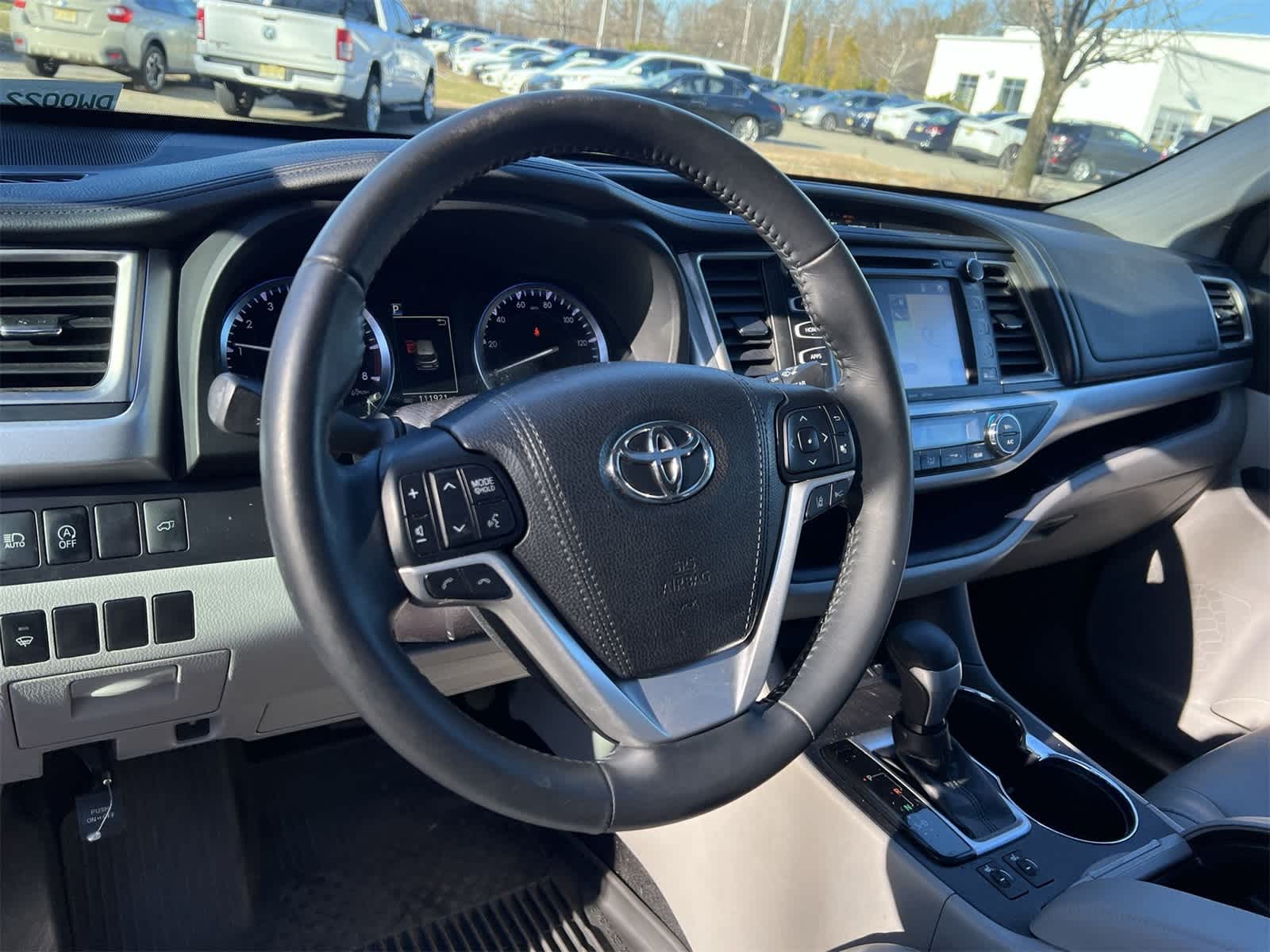 Thumbnail: 2017 Toyota Highlander - 23