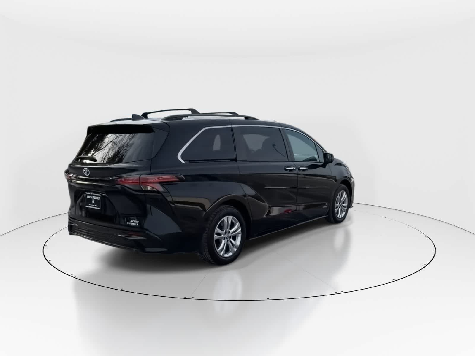 Thumbnail: 2021 Toyota Sienna - 9