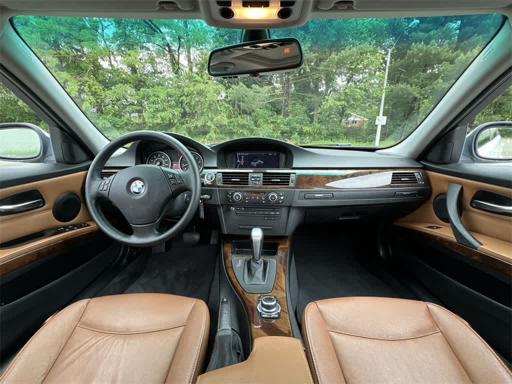 Thumbnail: 2011 BMW 3 Series - 18