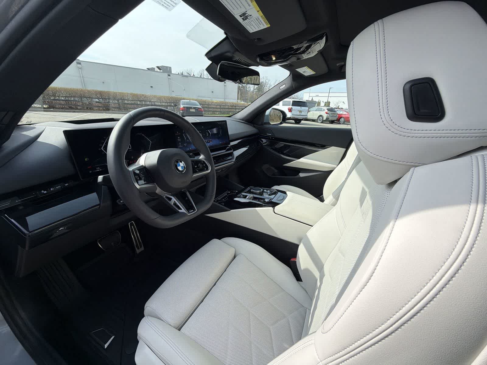 Thumbnail: 2026 BMW 5 Series - 10