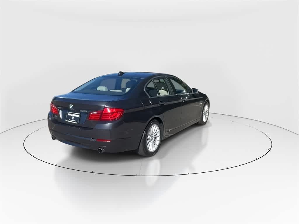 Thumbnail: 2013 BMW 5 Series - 9