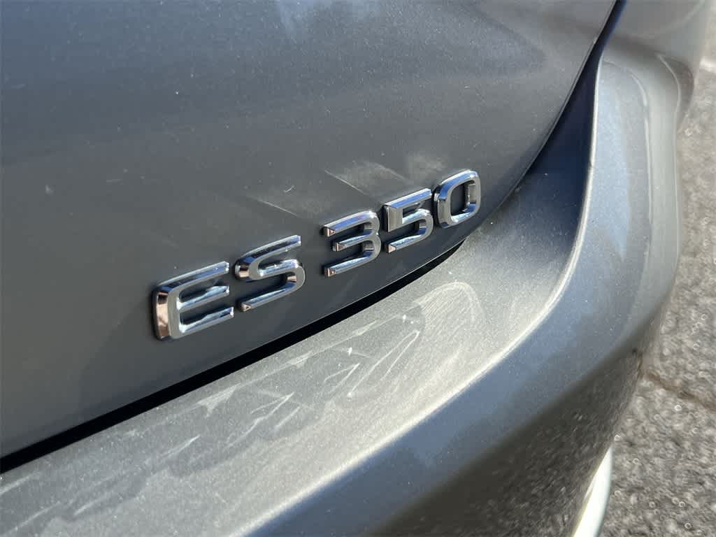 Thumbnail: 2019 Lexus ES - 15