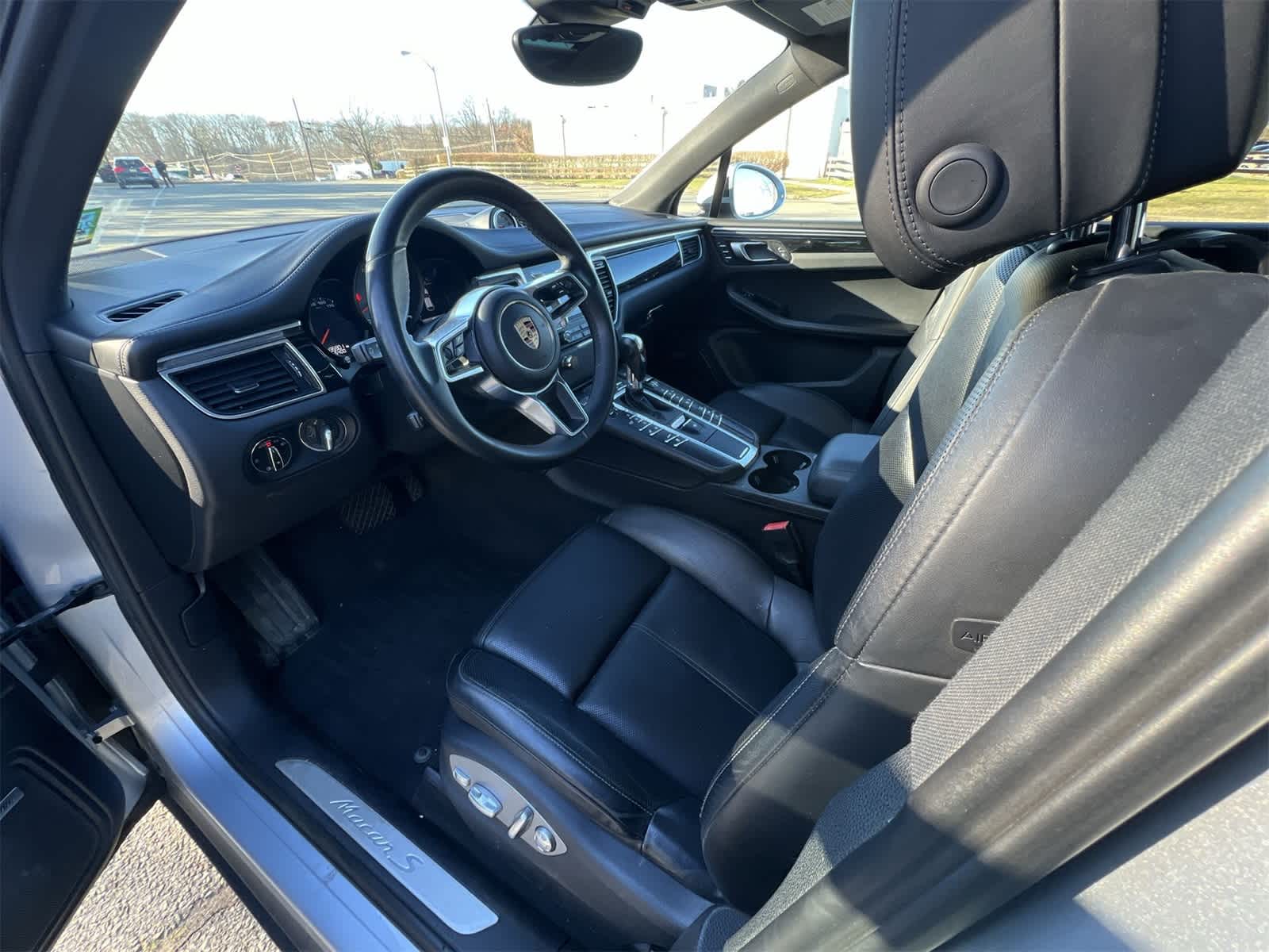 Thumbnail: 2017 Porsche Macan - 10