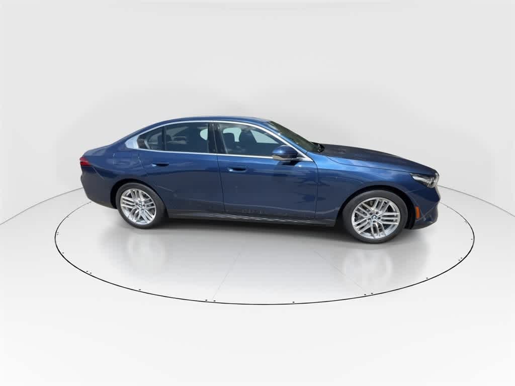 Thumbnail: 2025 BMW 5 Series - 9