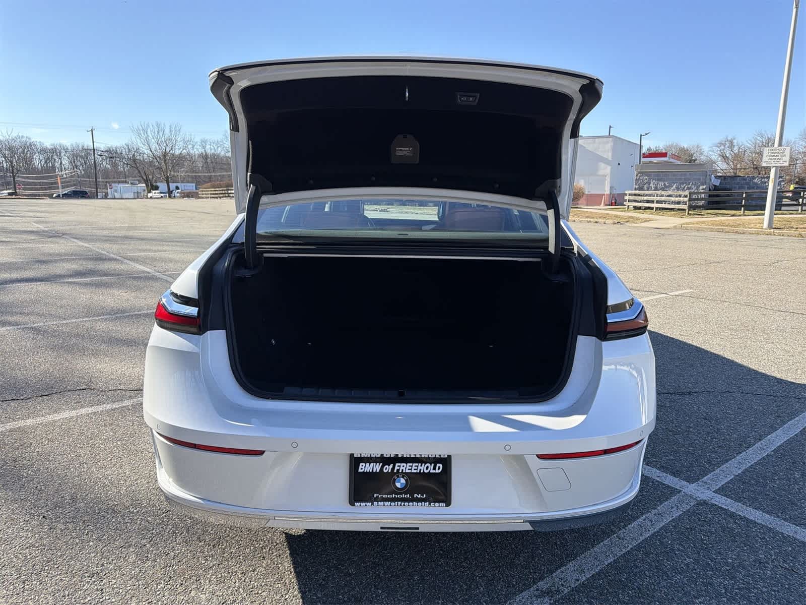 Thumbnail: 2025 BMW i7 - 27