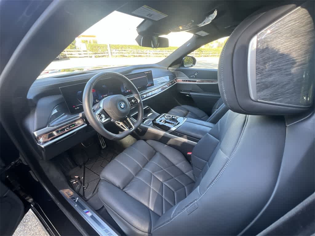 Thumbnail: 2025 BMW i7 - 10