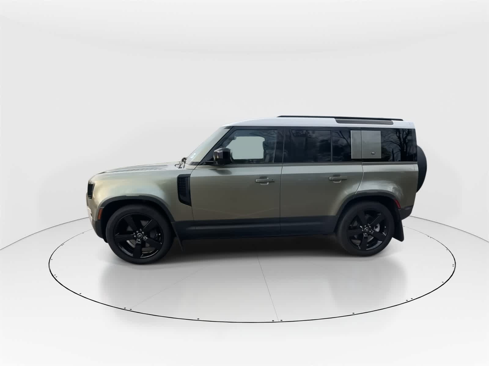 Thumbnail: 2024 Land Rover Defender - 6
