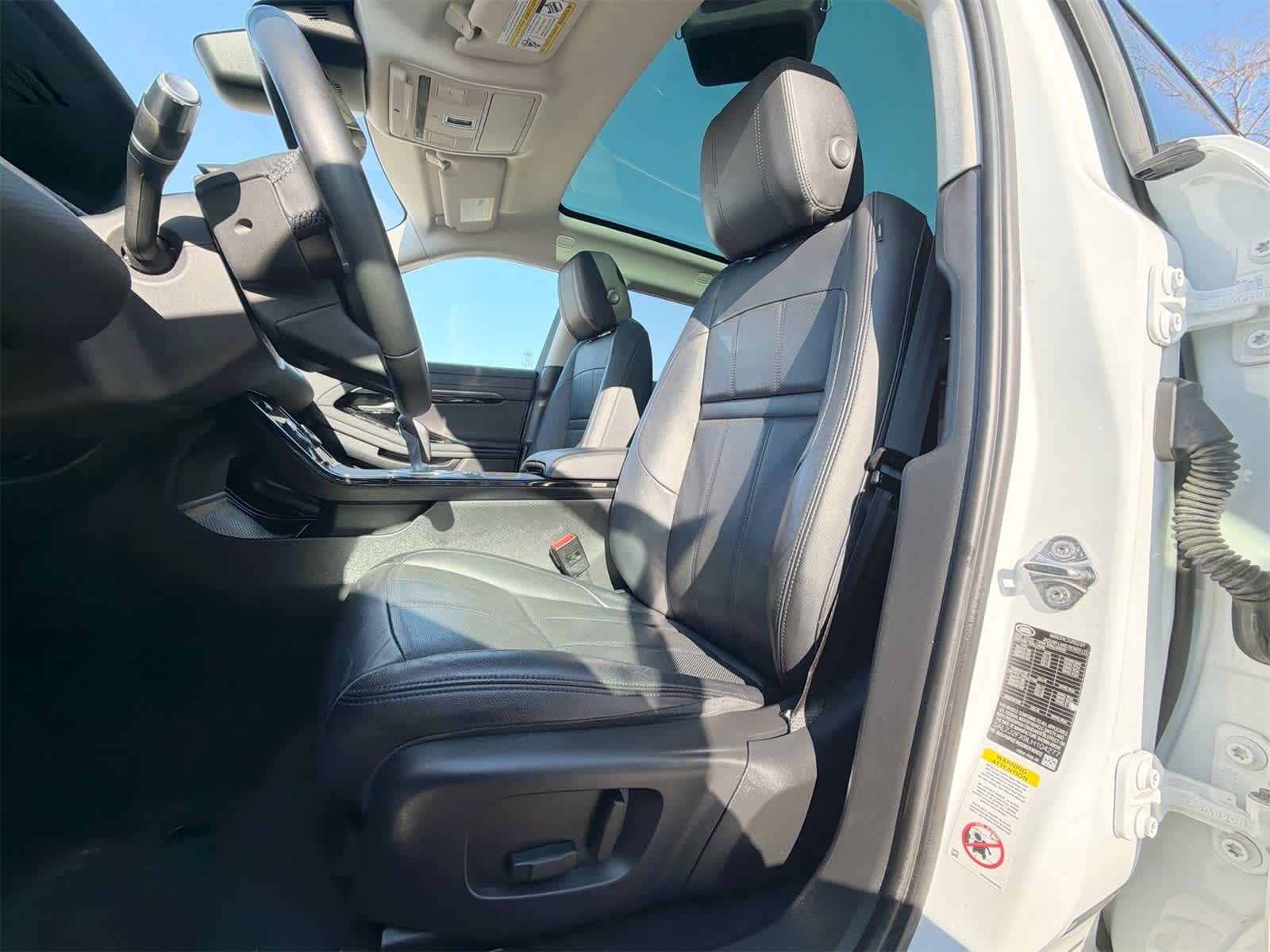 Thumbnail: 2020 Land Rover Range Rover Evoque - 19