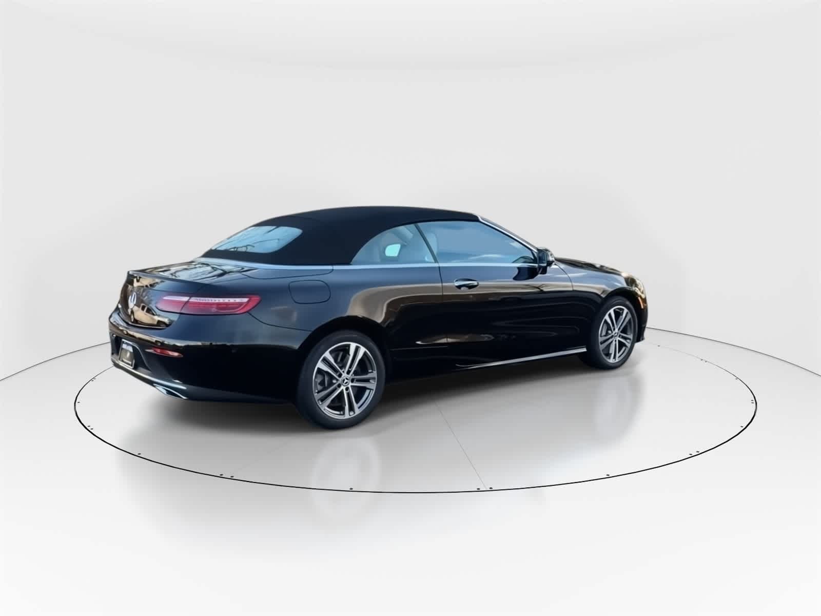 Thumbnail: 2023 Mercedes-Benz E-Class - 9