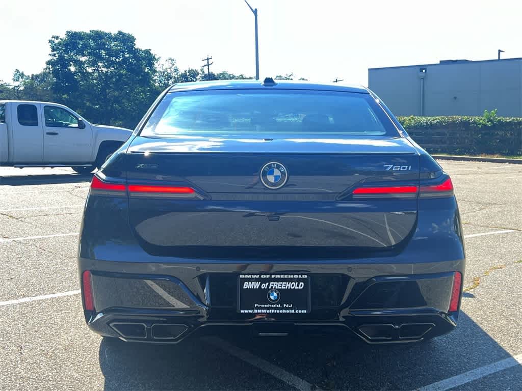 Thumbnail: 2023 BMW 7 Series - 13