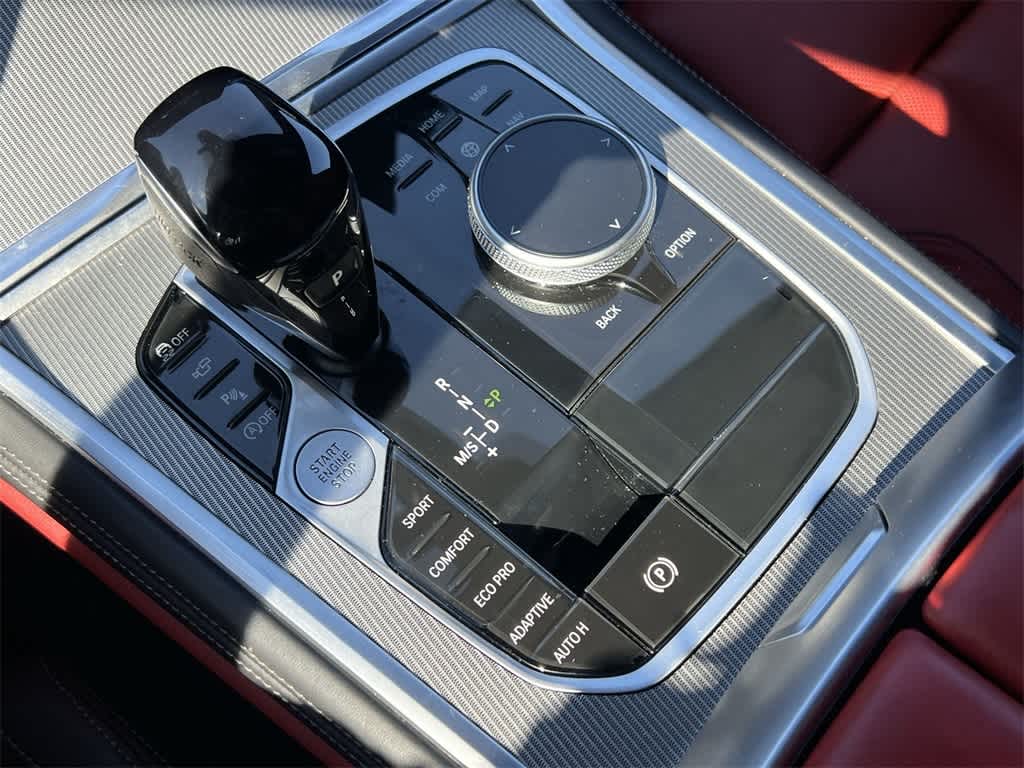 Thumbnail: 2025 BMW 8 Series - 25