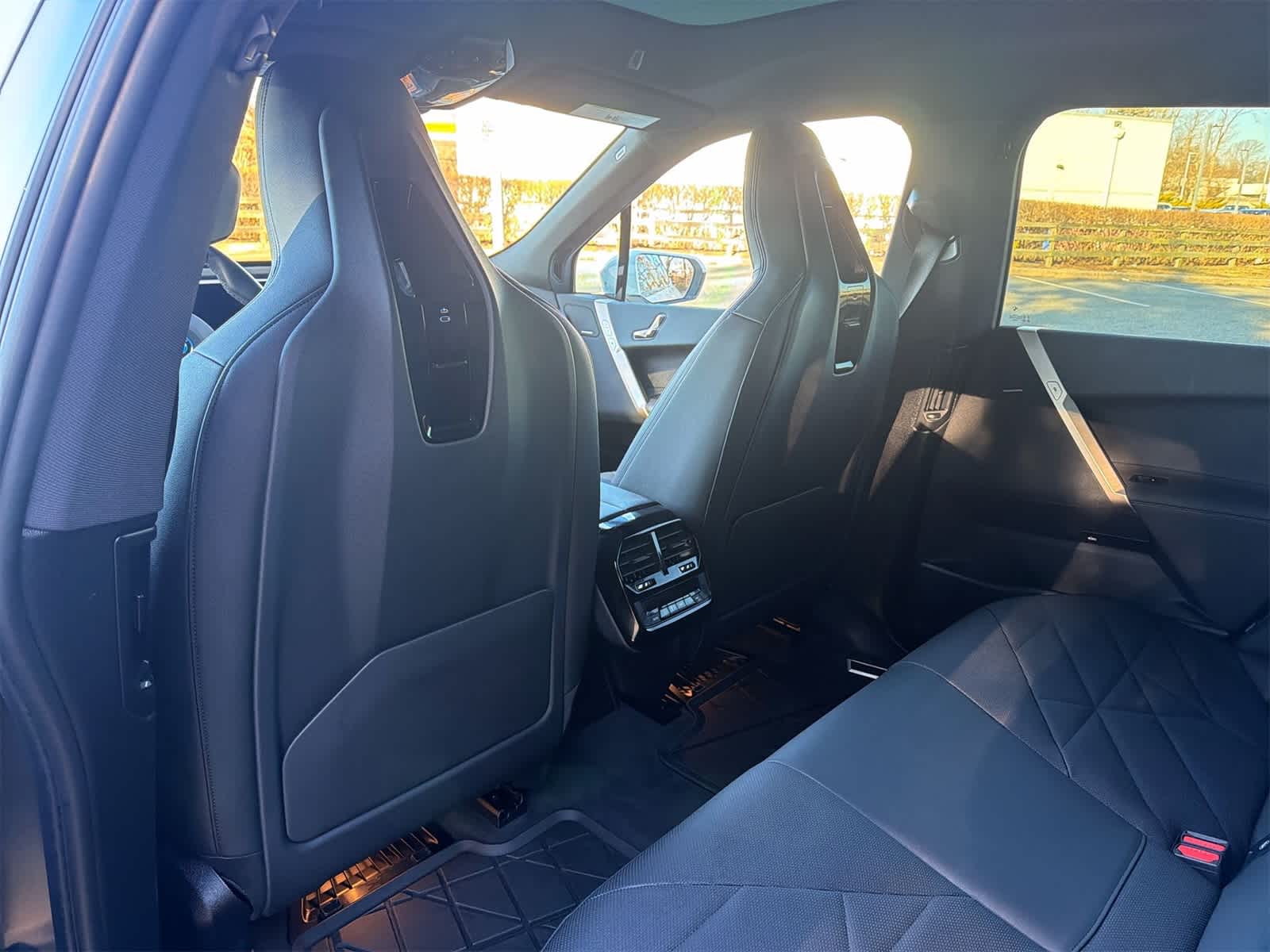 Thumbnail: 2025 BMW iX - 19