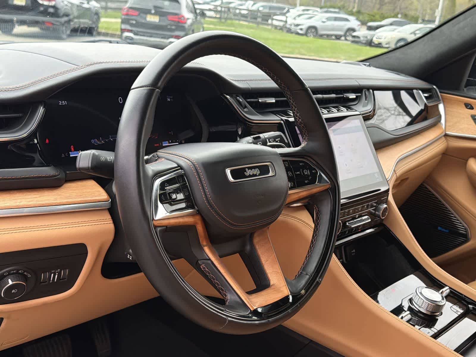 Thumbnail: 2022 Jeep Grand Cherokee - 23