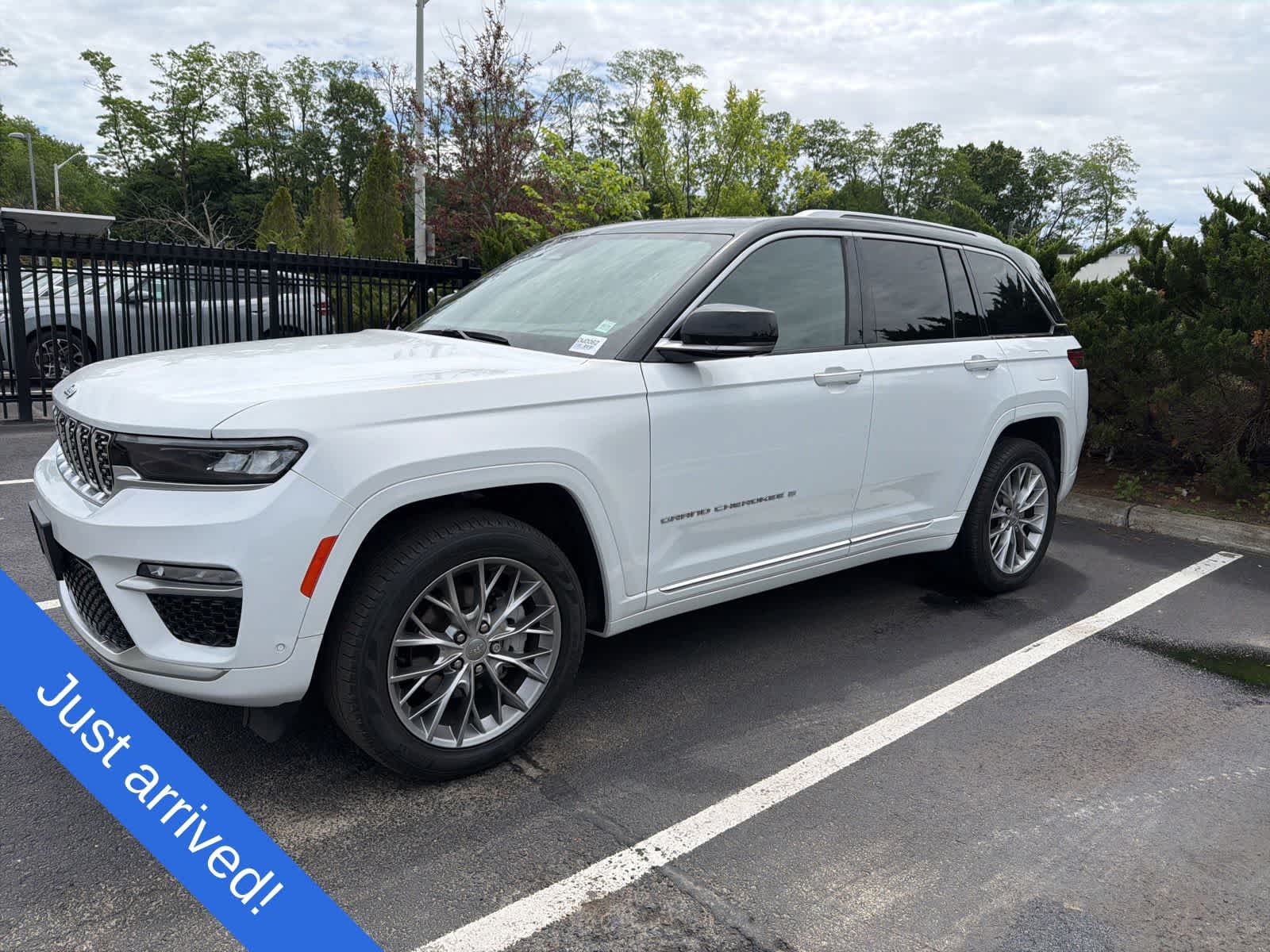 2023 Jeep Grand Cherokee Summit 4x4's photo