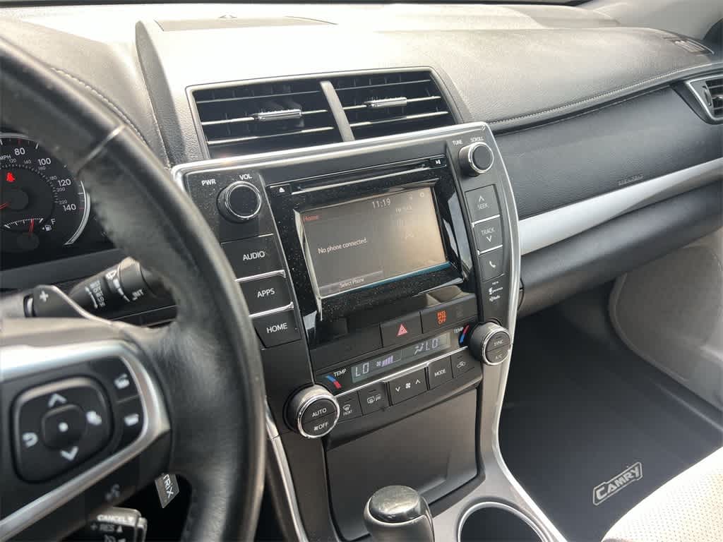 Thumbnail: 2015 Toyota Camry - 23