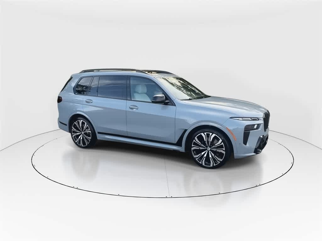 Thumbnail: 2023 BMW X7 - 3