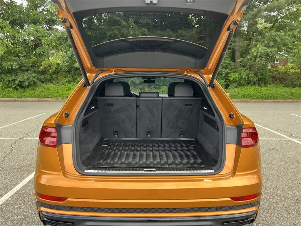 Thumbnail: 2022 Audi Q8 - 27