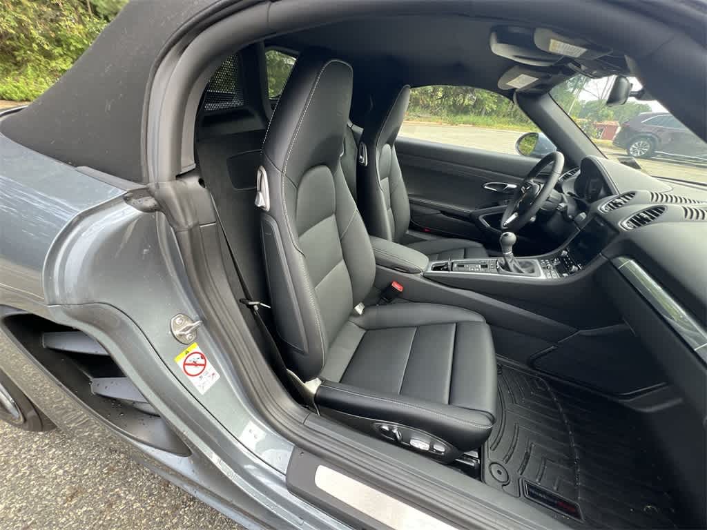 Thumbnail: 2025 Porsche 718 Boxster - 20