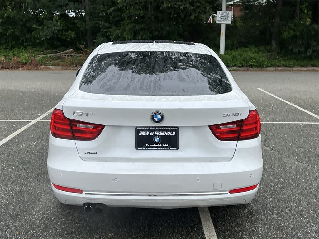 Thumbnail: 2015 BMW 3 Series - 13